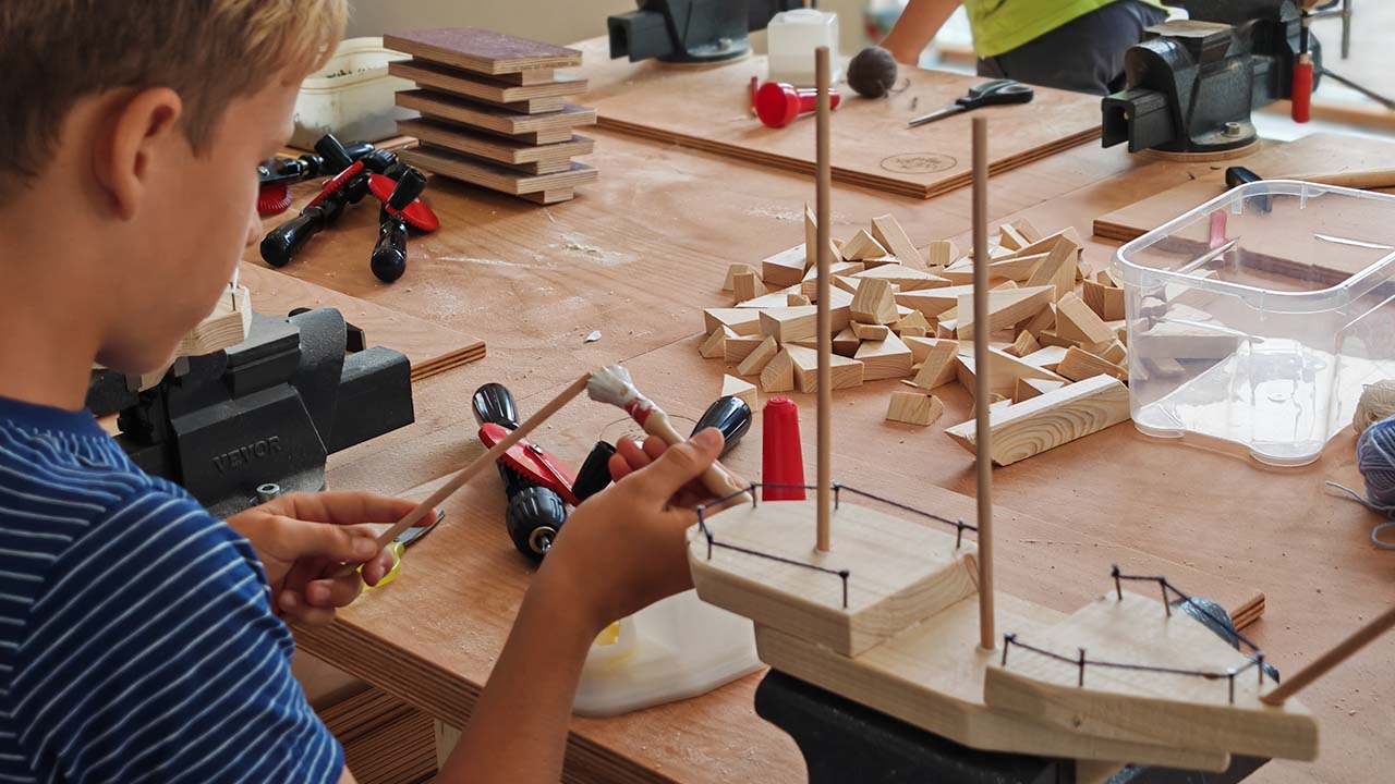 die-werkinsel-holzwerkstatt-meitingen-familienwerken-01